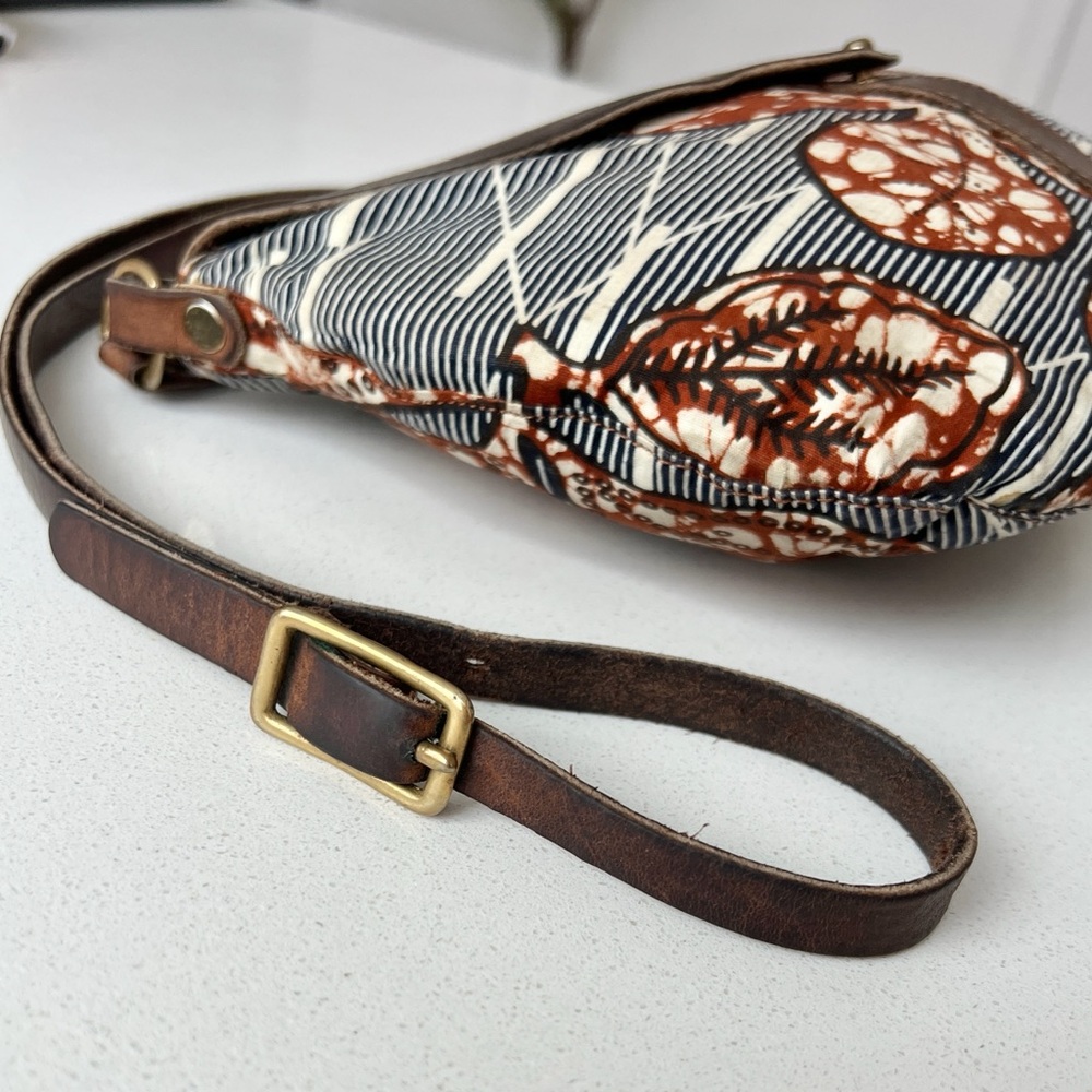 Shelter Taplin Purse - Picture 3 of 8